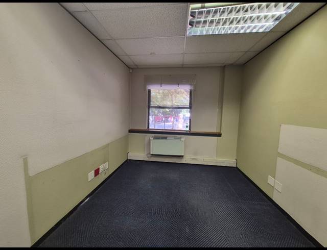 974M² OFFICE TO LET IN SANDTON CENTRAL